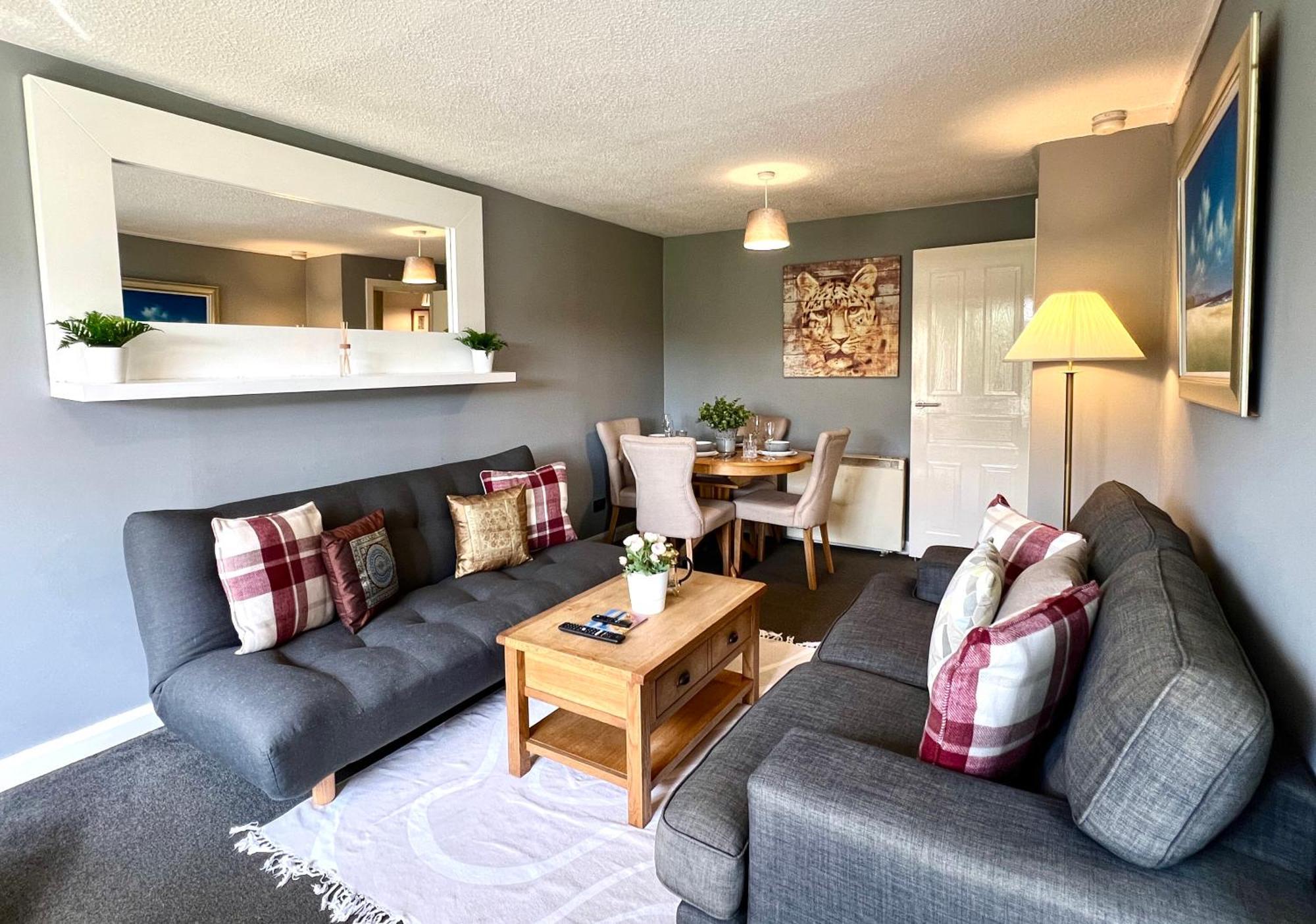 Spacious 2 Bed-Flat In Glasgow City - Free Parking Εξωτερικό φωτογραφία