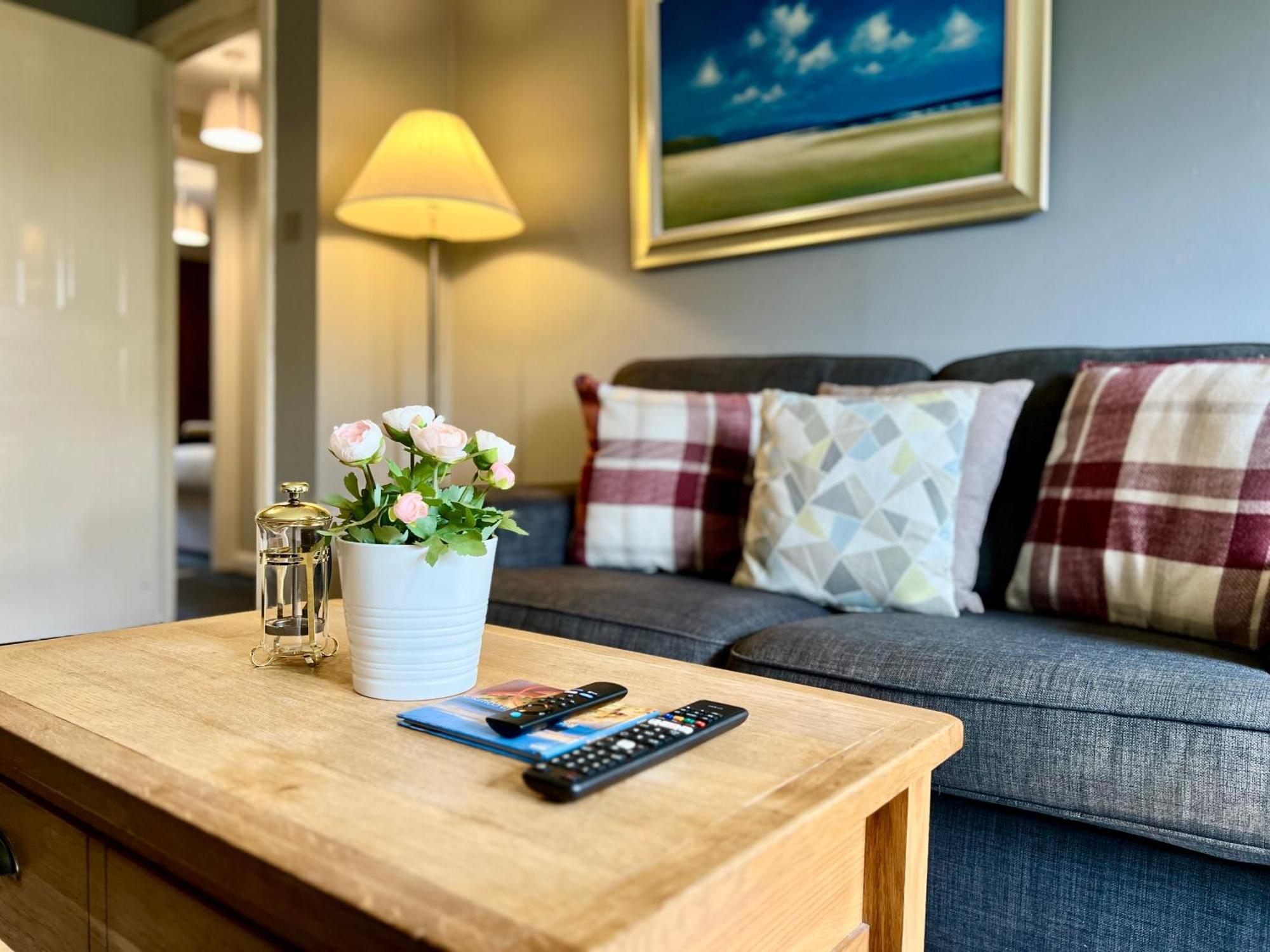 Spacious 2 Bed-Flat In Glasgow City - Free Parking Εξωτερικό φωτογραφία