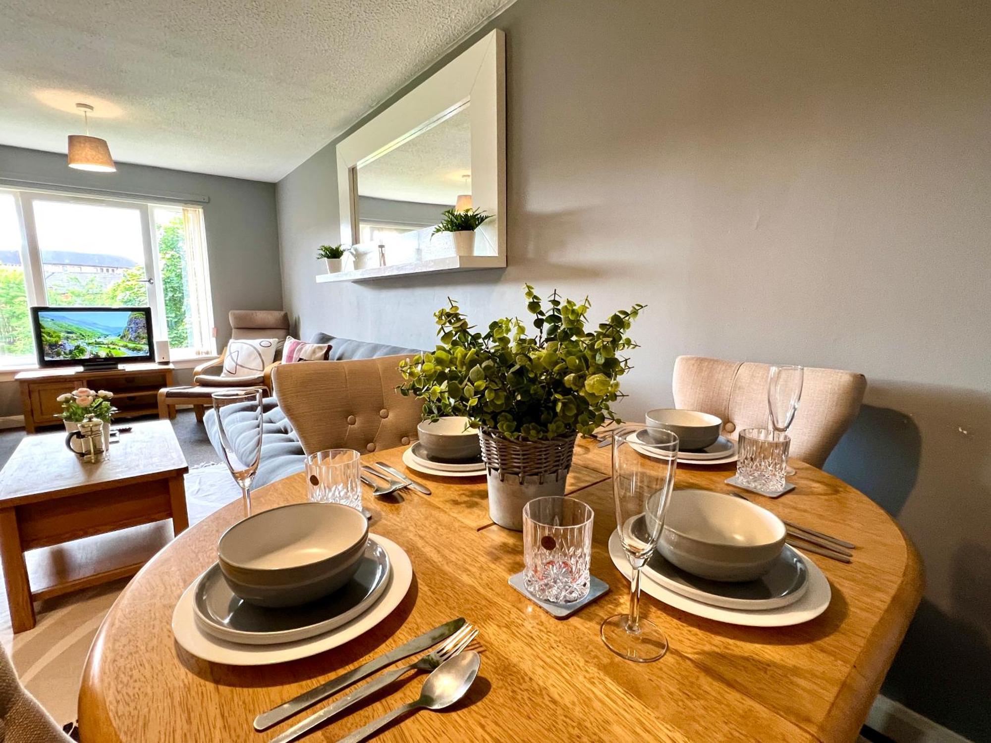 Spacious 2 Bed-Flat In Glasgow City - Free Parking Εξωτερικό φωτογραφία